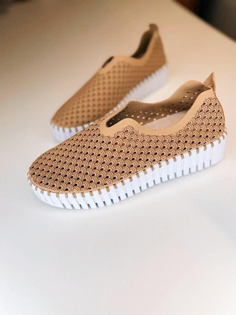 Tulip Sneaker