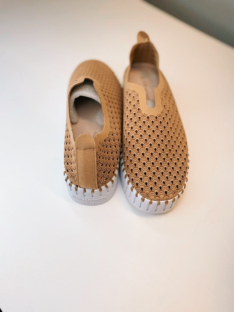 Tulip Sneaker