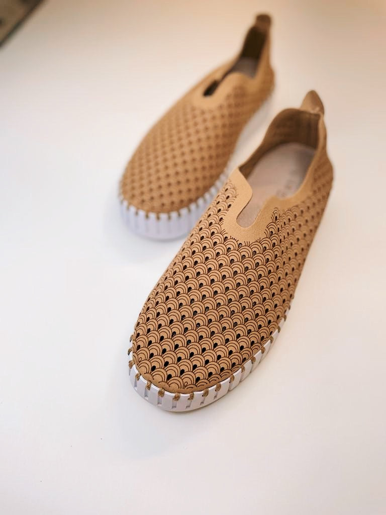 Tulip Sneaker