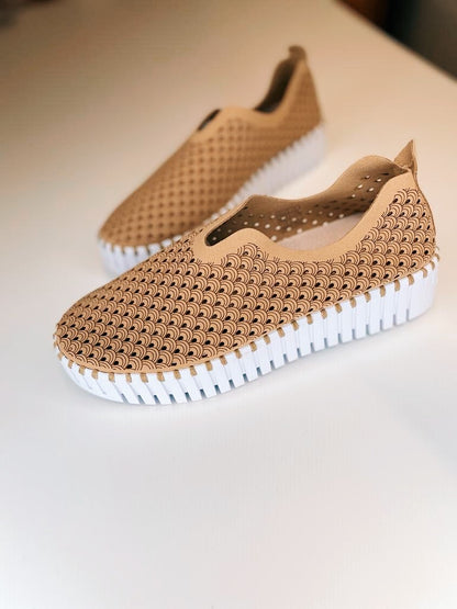 Tulip Sneaker
