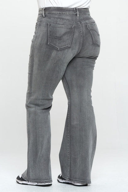 Curvy - HR Flare Jeans