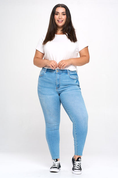 Curvy Emma Skinny