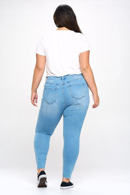 Curvy Emma Skinny
