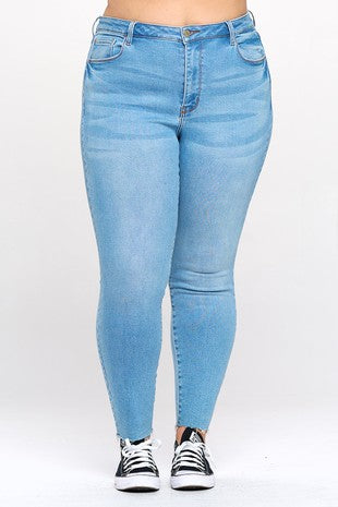 Curvy Emma Skinny